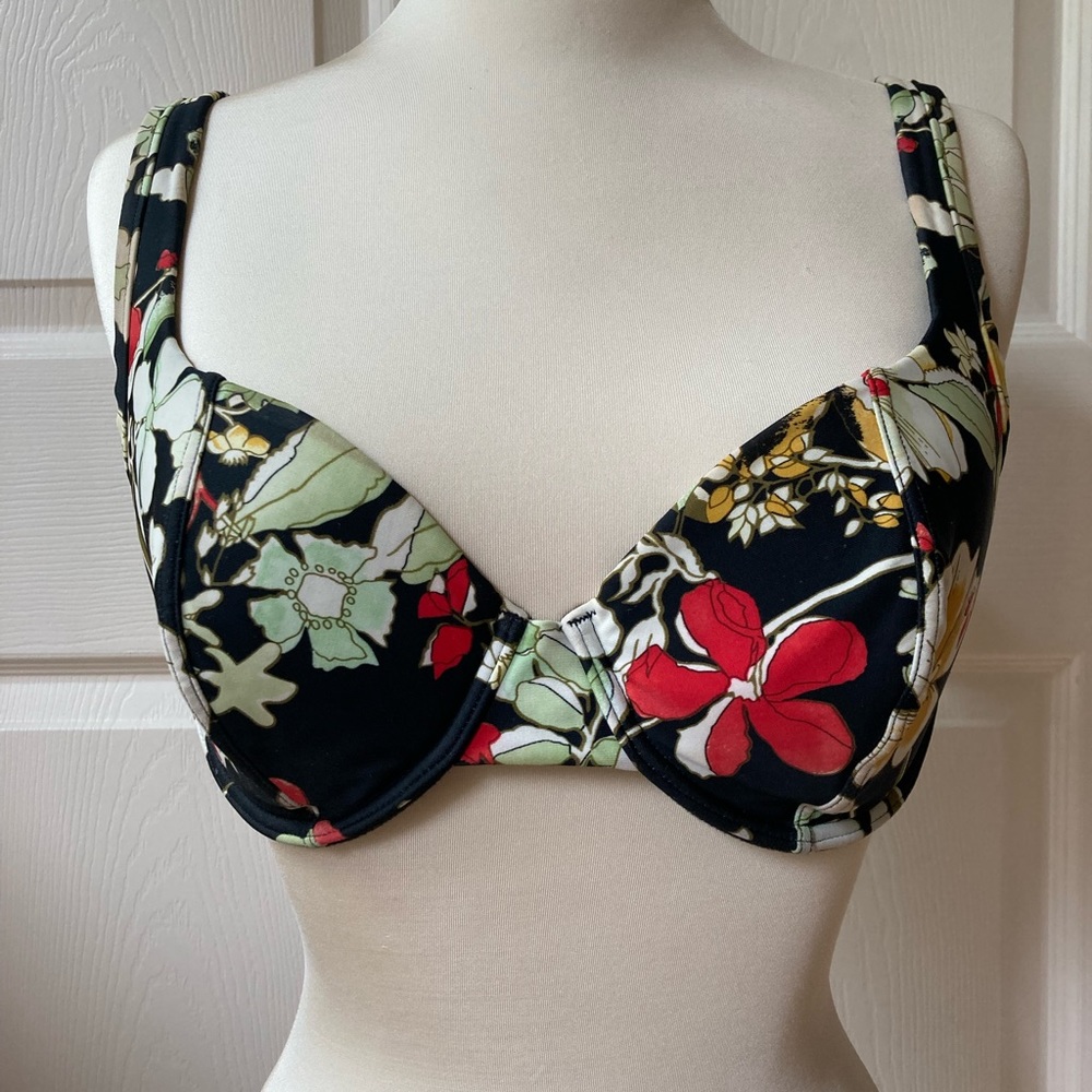 Lovely print bikini top